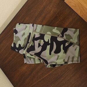 Zyia Camo side pocket leggings
